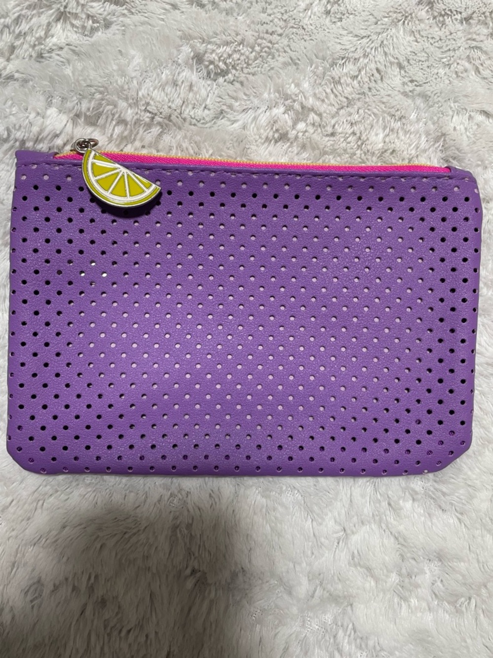 🍋 NWOT Ipsy Perforated Makeup Bag